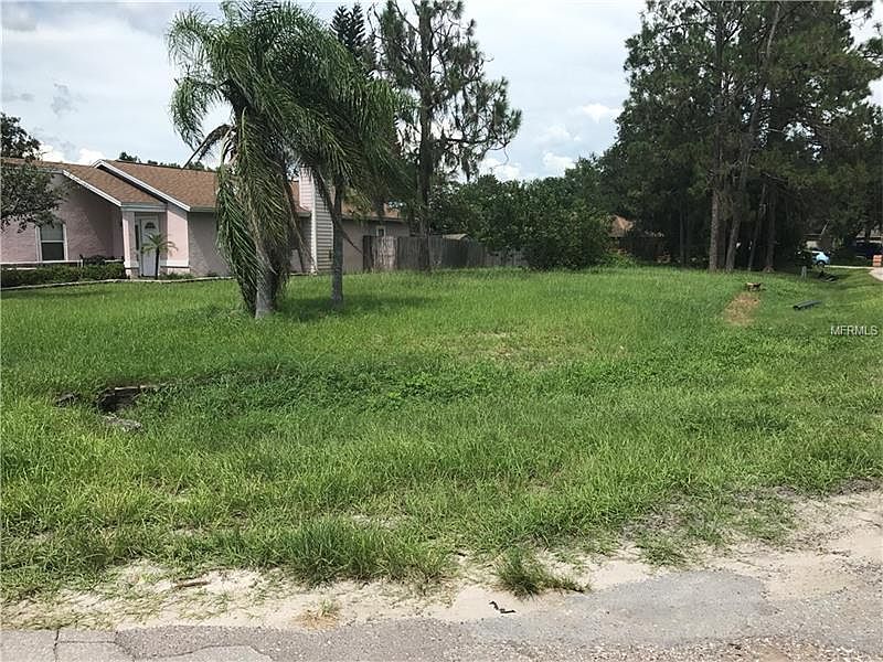 2nd image of 23133 Dover Dr