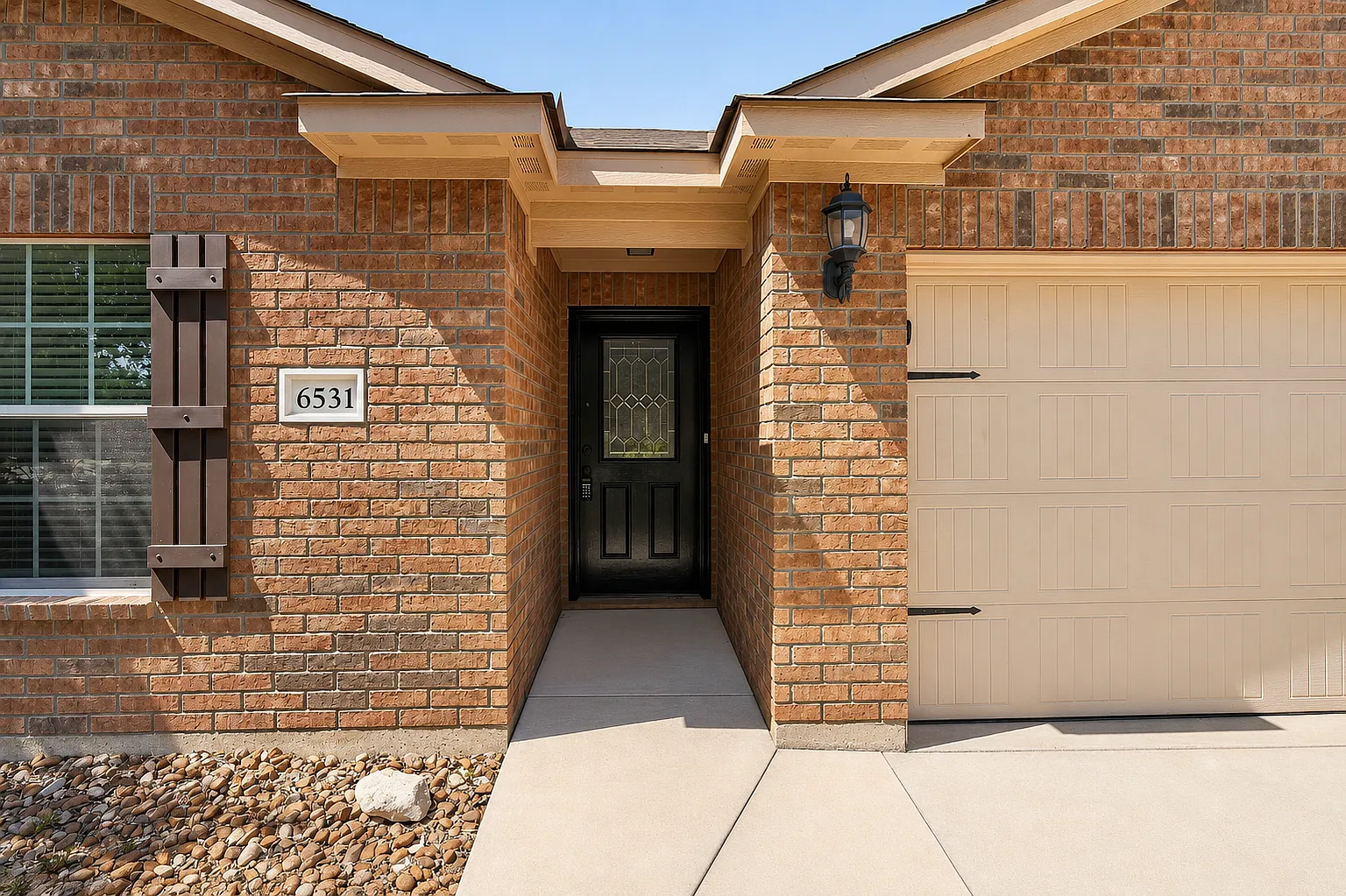 3 bed, 1404 sqft, $2,200 — Photo 2