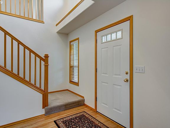 5th image of 18221 NE Garden Dr