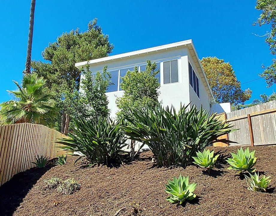 1st image of 695 Sunset Dr #3