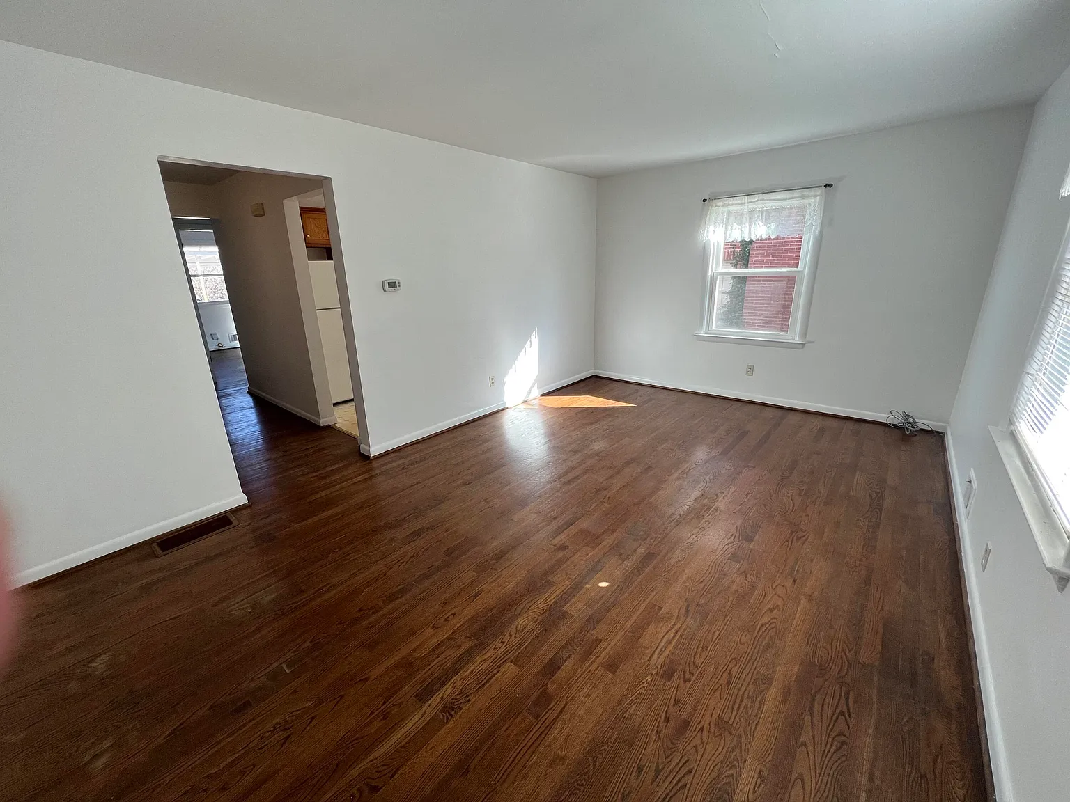 2 bed, 1.0 bath, 800 sqft, $1,495 — Photo 2
