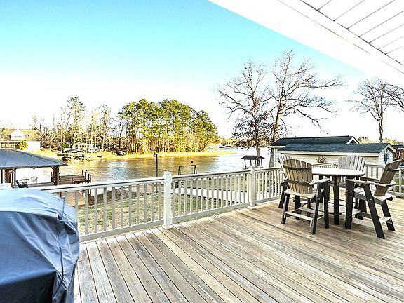 2nd image of 337 Pineland Shores Cir