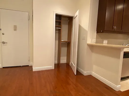 Rented by REAL New York | media 9