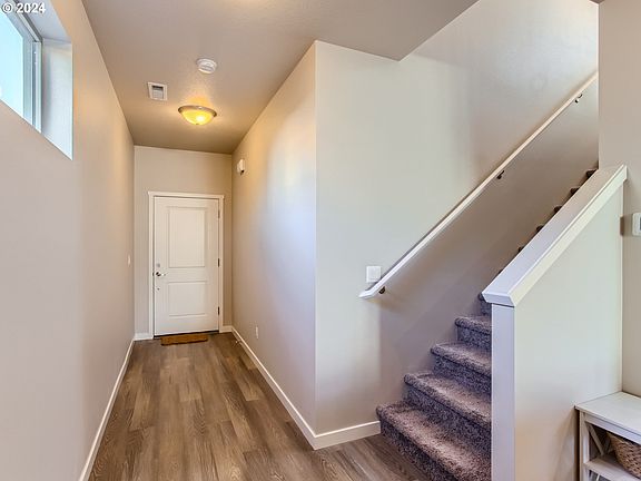 3rd image of 8404 NE 51st Ct