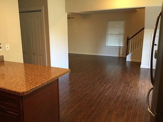 4th image of 5694 Brandon Blvd