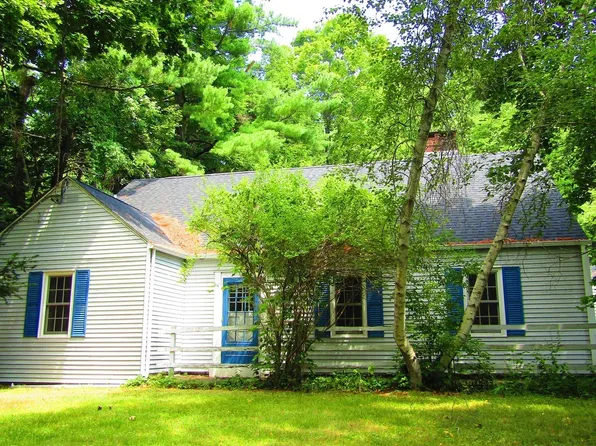 144 West St, Amherst, MA 01002
