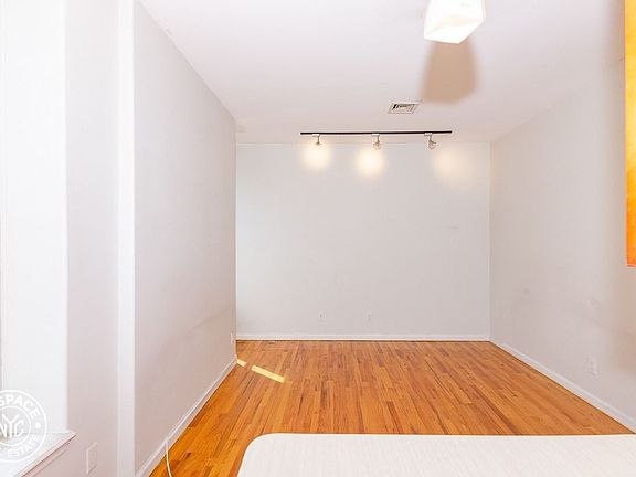 3rd image of 523 Throop Ave #T5