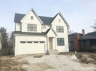 679 S Saylor Ave, Elmhurst, IL 60126