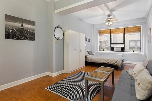 Rented by Douglas Elliman | media 18