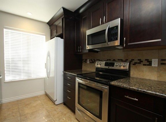5th image of 1671 E Avenida De Las Flores #314