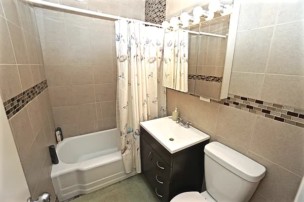 Rented by Bizzarro Agency | media 29