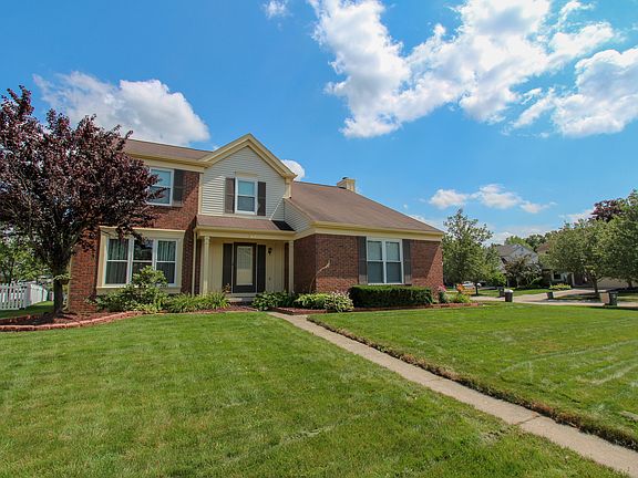 3rd image of 363 Dartmouth Ct