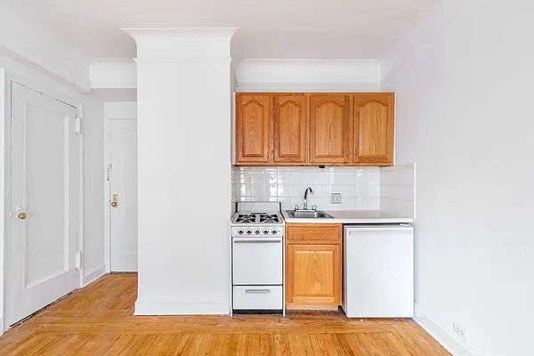 Rented by Brown Harris Stevens | media 14