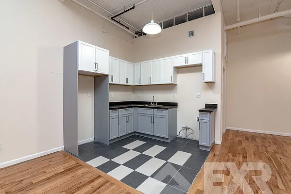 Rented by EXR | media 15