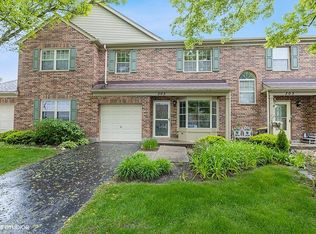 303 Cromwell Ct, Westmont, IL 60559