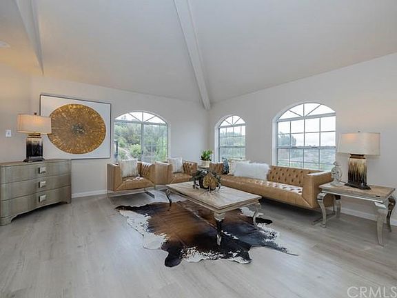 4th image of 4851 Esperanza Dr