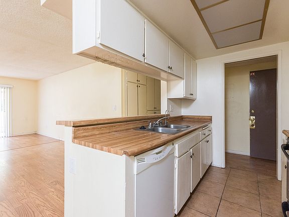 4th image of 1517 E Garfield Ave APT 38