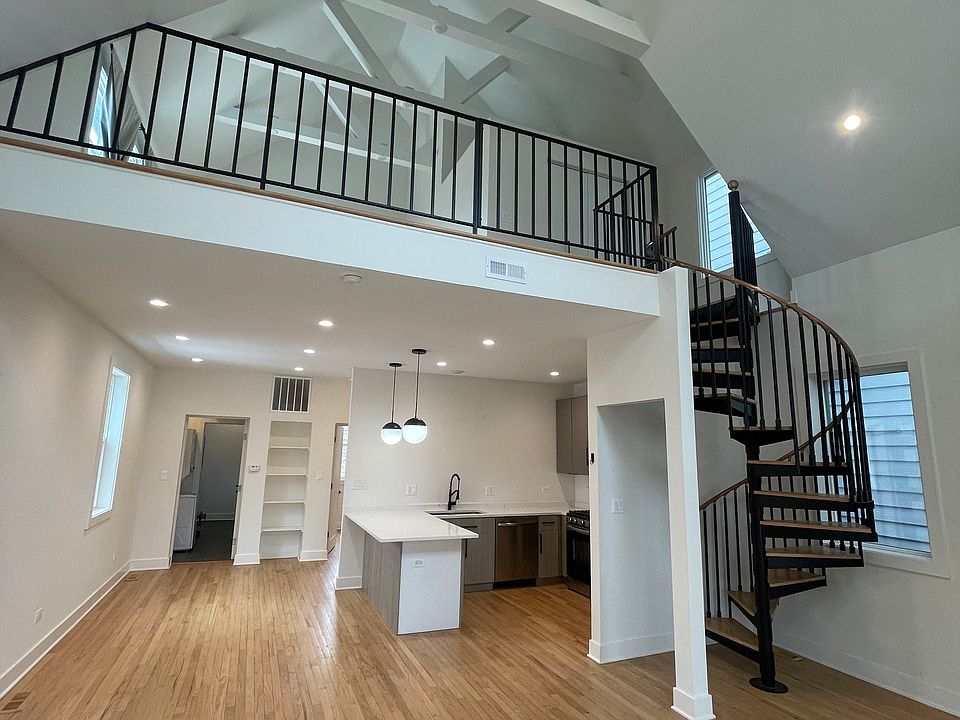 1st image of 2657 W Huron St #2