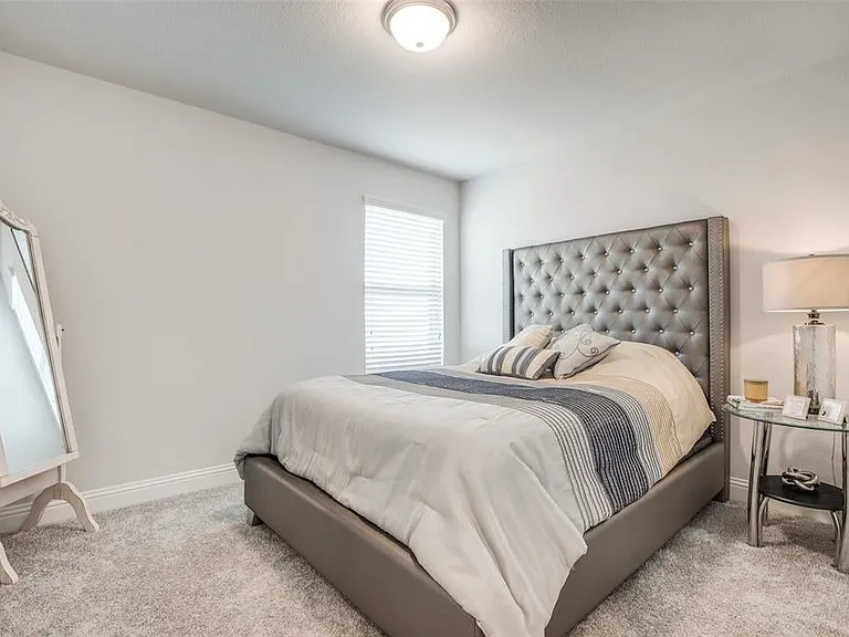 933 Slate Ln — Photo 11