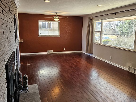 3rd image of 3332 N Kearney St #3332