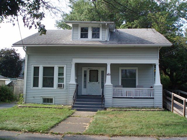 2nd image of 730 Winsor Ave
