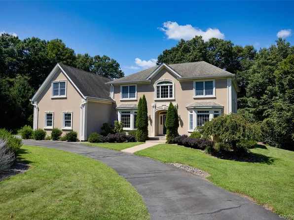 28 Heritage Court, Tuxedo Park, NY 10987