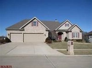 2721 Fairway Estates Dr, Wentzville, MO 63385