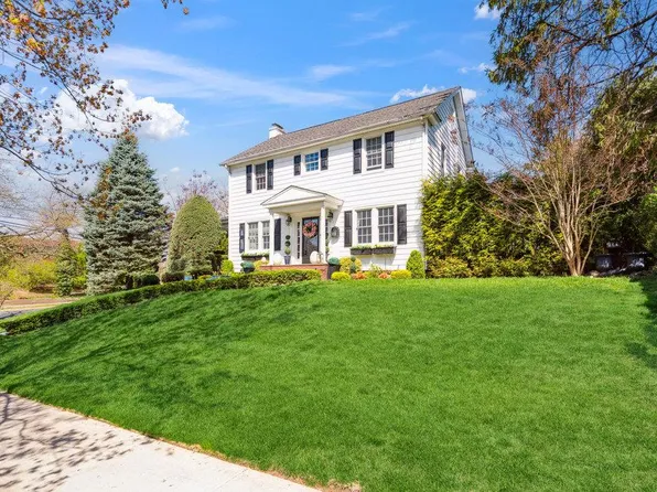 1 Chestnut Street, Garden City, NY 11530