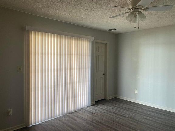 3rd image of 221 Shalimar Dr
