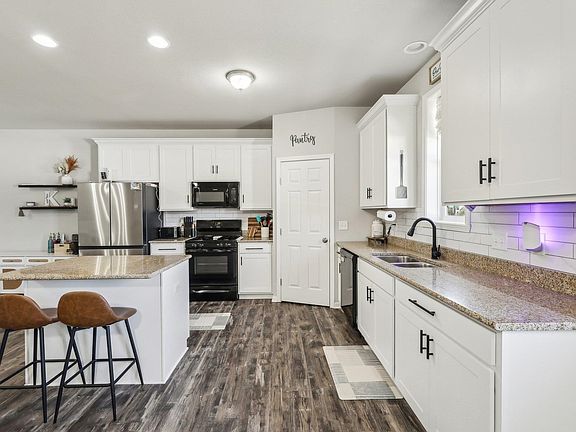 4th image of 1680 Cornerstone Cir