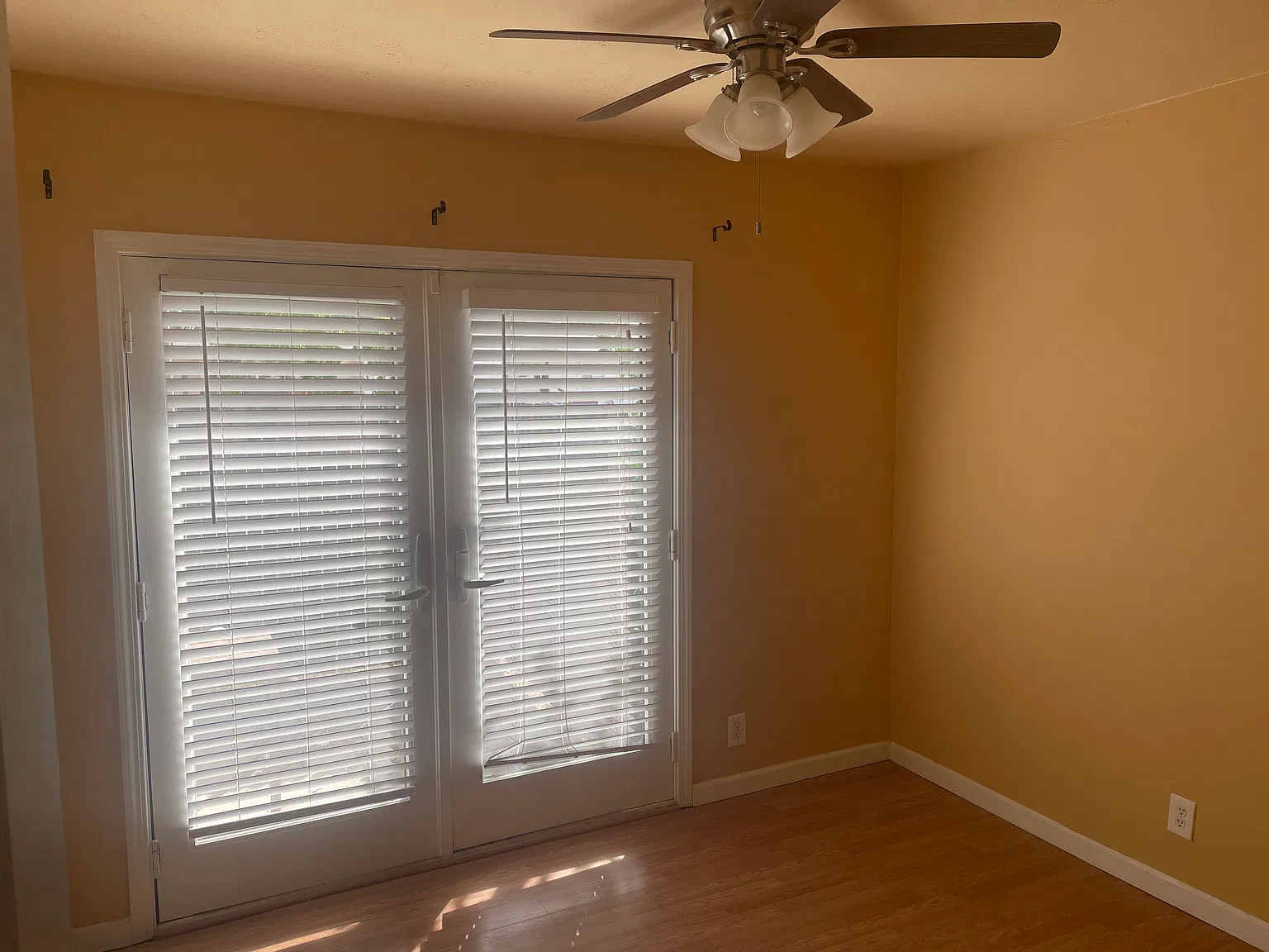 3 bed, 1074 sqft, $2,650 — Photo 3