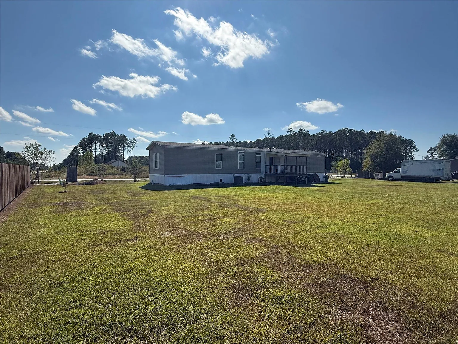 3 bed, 2.0 bath, 1080 sqft, $1,300 — Photo 3