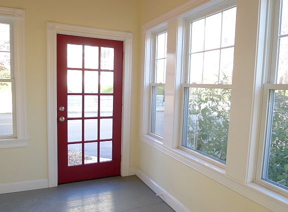 5th image of 155 Oak St
