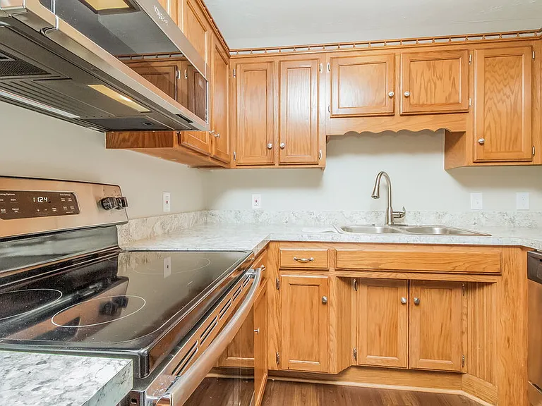 603 Freedom Ct — Photo 6