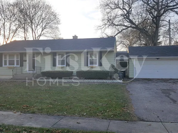 630 Crest St, Wheaton, IL 60187