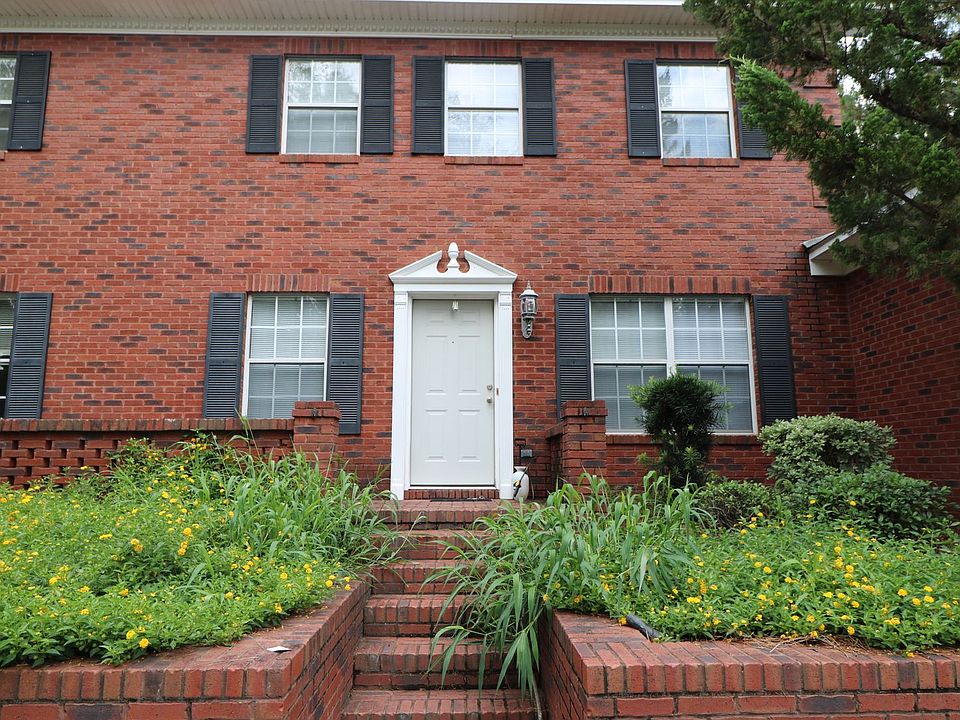 1st image of 900 Country Club Rd #5