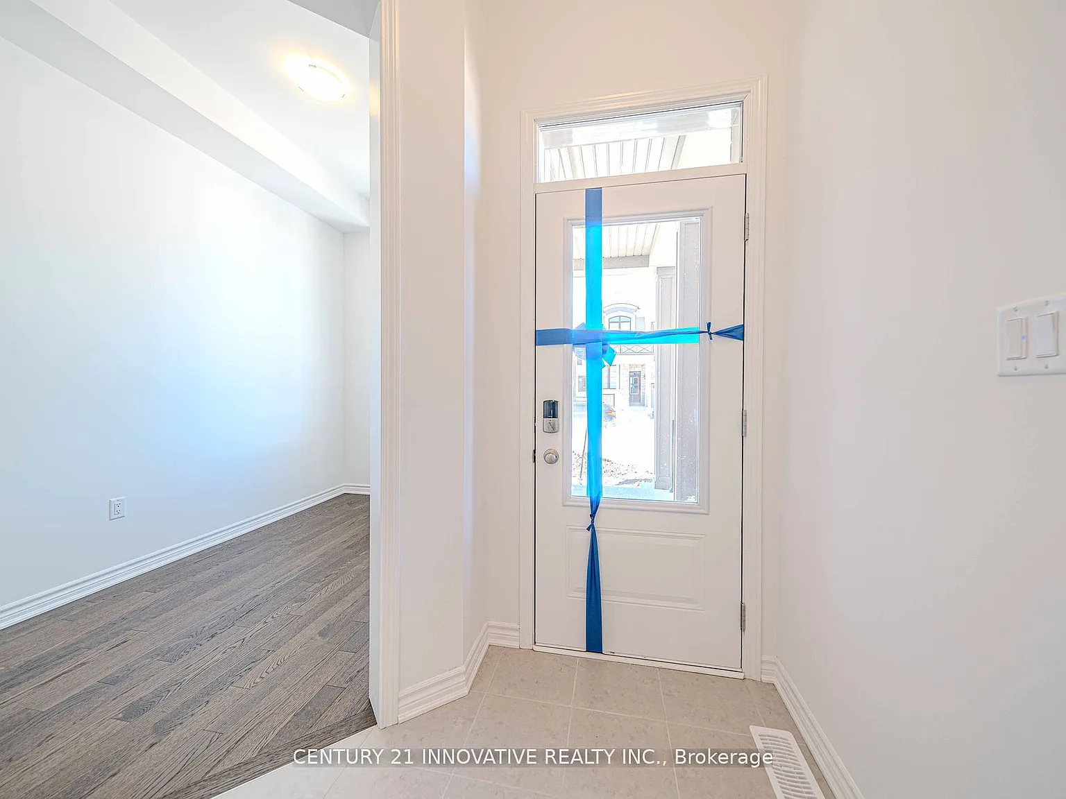 4 bed, $3,500 — Photo 1