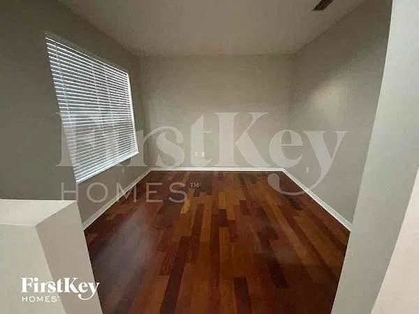 4 bed, 3.0 bath, 2349 sqft, $3,120 — Photo 3