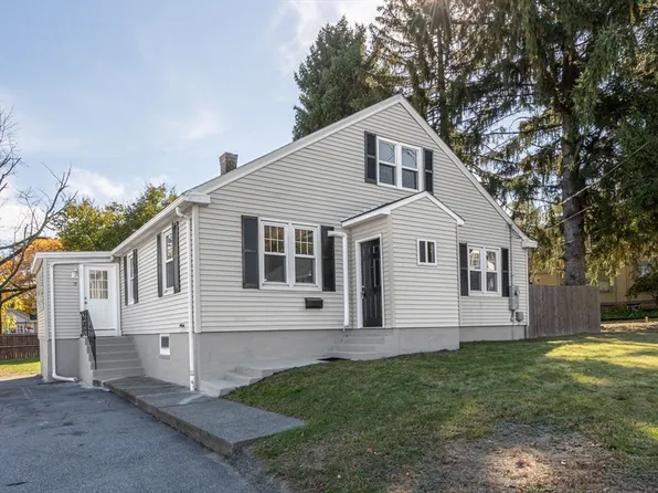 15 Caspar St, Worcester, MA 01604