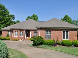 130 Harbour Pointe Dr, Chesnee, SC 29323