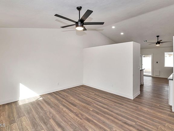 5th image of 3026 W ROSS Avenue