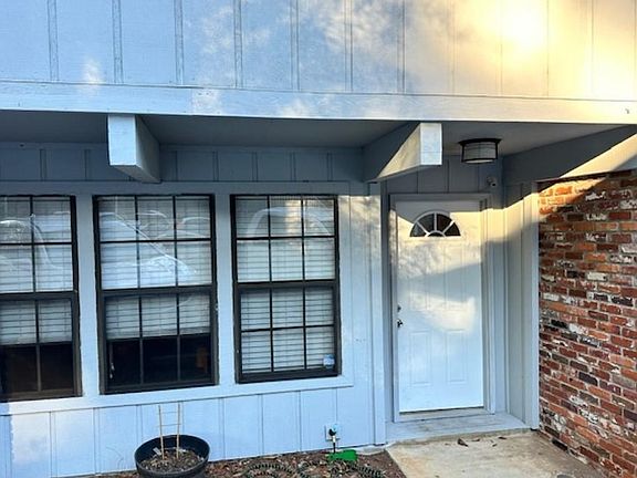 2nd image of 804 Timbers Ct