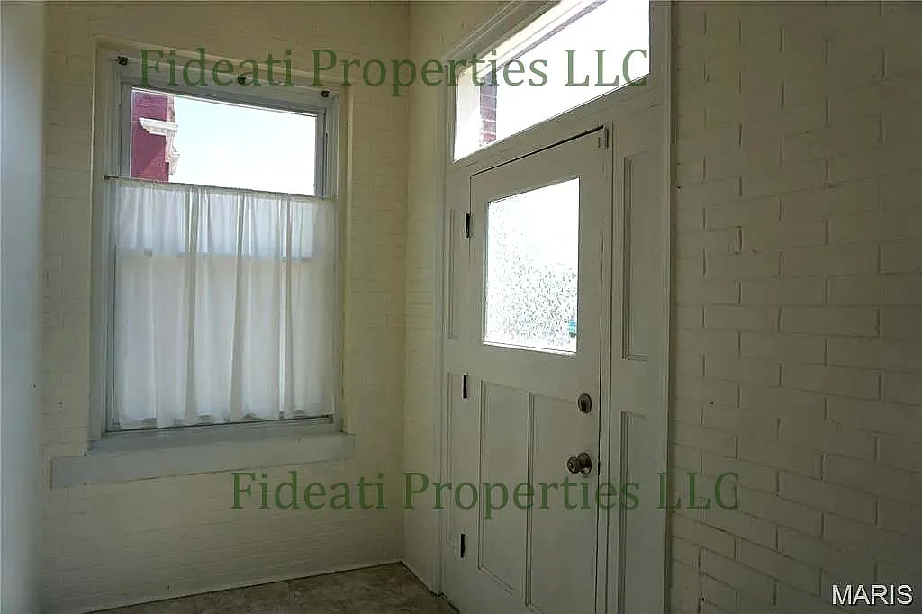 1 bed, 956 sqft, $1,050 — Photo 2