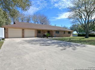 711 Elizabeth, Seguin, TX 78155