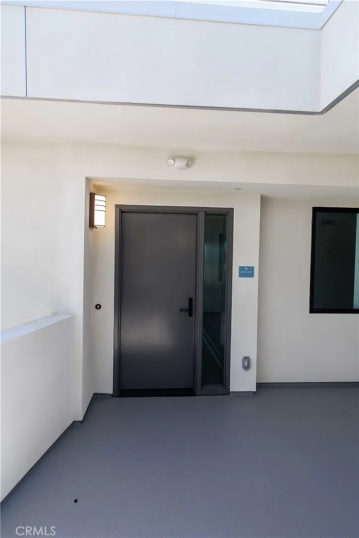 2 bed, 1418 sqft, $9,100 — Photo 3