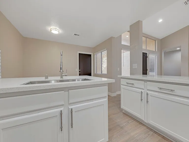 8705 Prairie Hill Dr — Photo 13