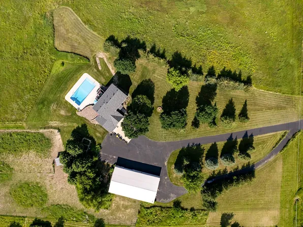 2291 E 260th St, Webster, MN 55088