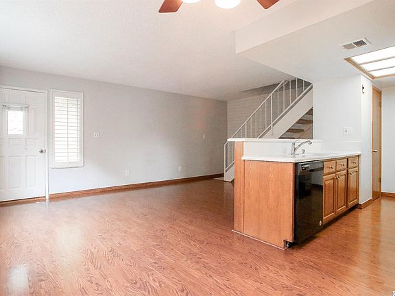 3rd image of 3002 Winfield Ave
