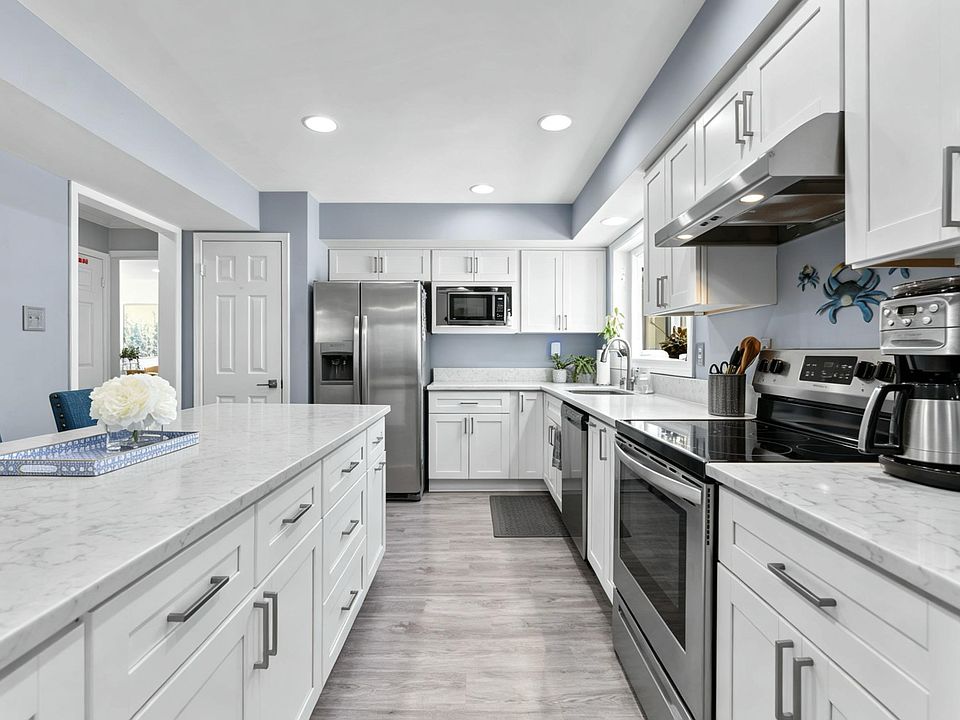 1st image of 3165 Catrina Ln