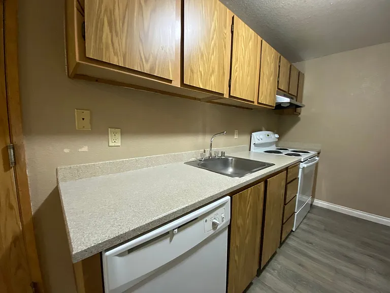 Westwood Apartments — Photo 90